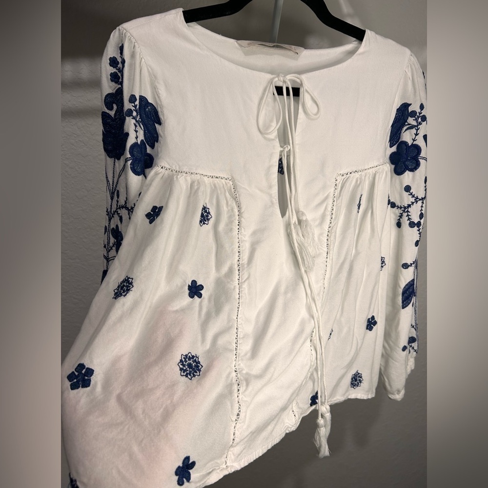 Zara Embroidered White and Blue Blouse - Picture 5 of 7
